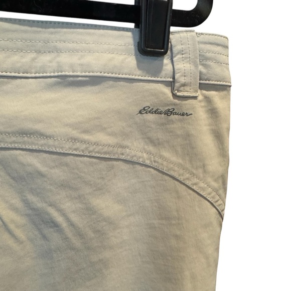 Eddie Bauer Tan Cargo Shorts with Belt Loops - Picture 5 of 8